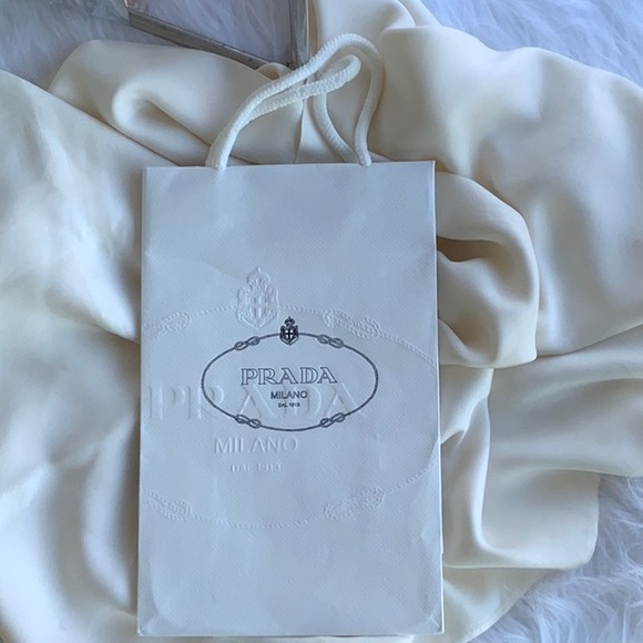 Prada Handbags - PRADA shopping bag